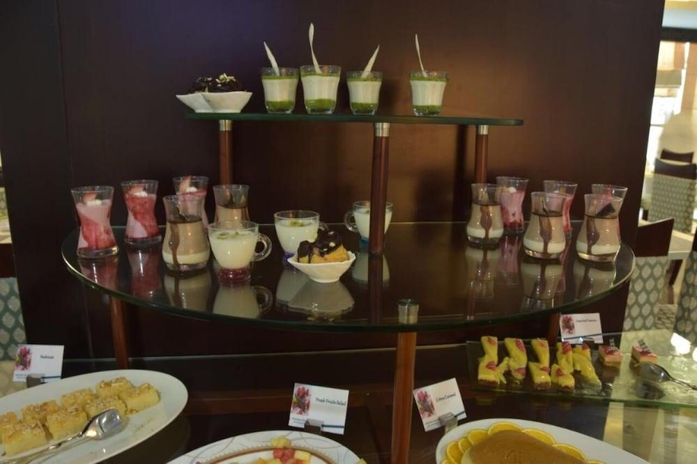 Golden Tulip Headington Ruwi Hotell Muscat Exteriör bild